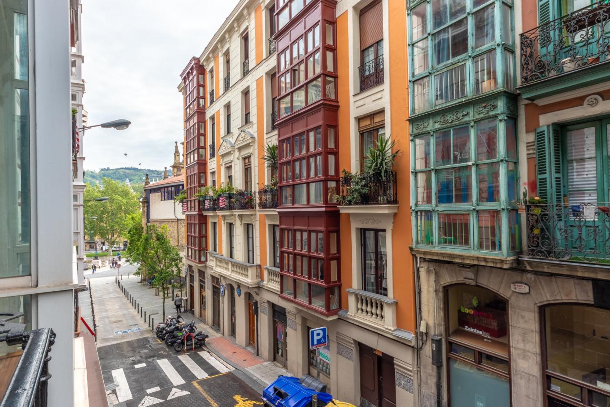 Encantador Apartamento En El Casco Antiguo De ビルバオ エクステリア 写真