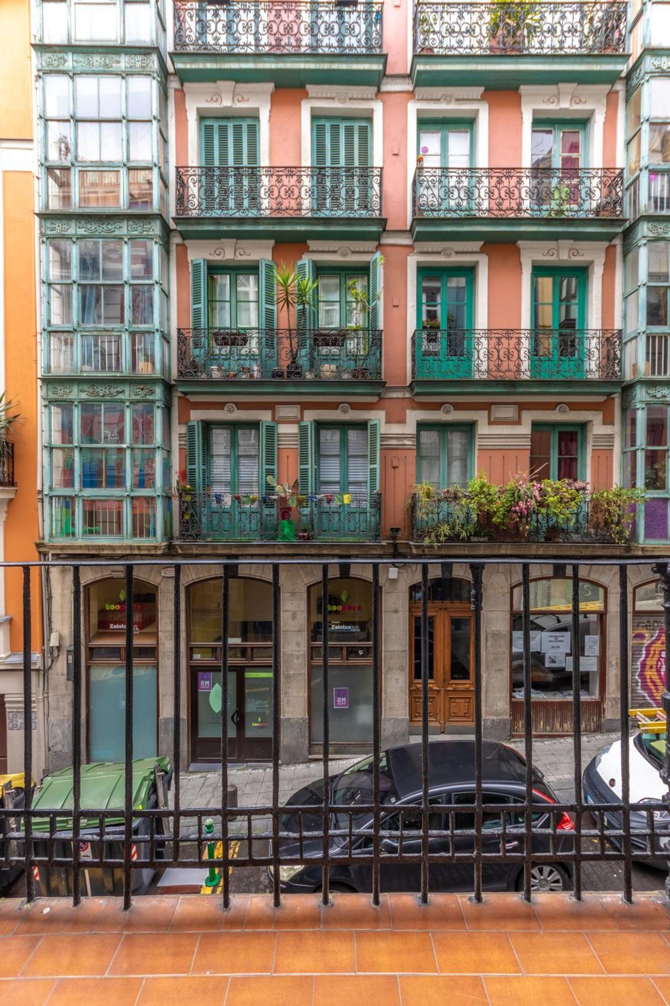 Encantador Apartamento En El Casco Antiguo De ビルバオ エクステリア 写真
